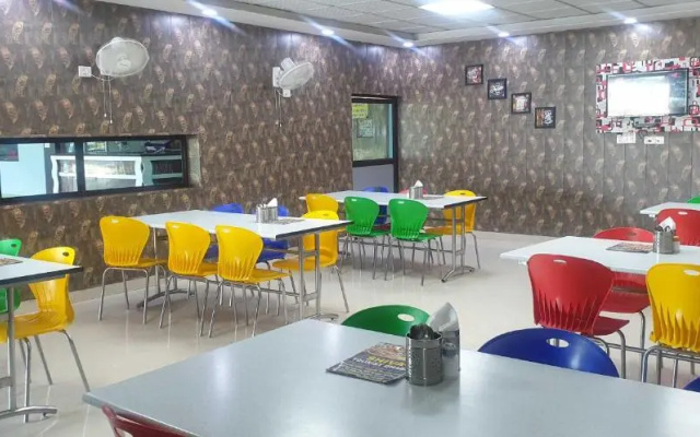OYO 91829 Shiva Tourist Dhaba