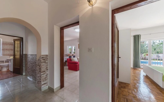 Nice Home in Liznjan With Wifi and 3 Bedrooms