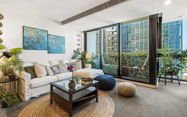 Chic 2-bed Apartment With Balcony in Southbank