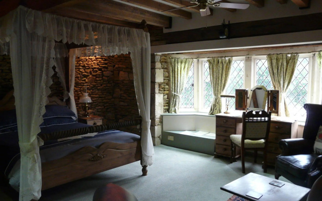 Old Swan Inn Lechlade