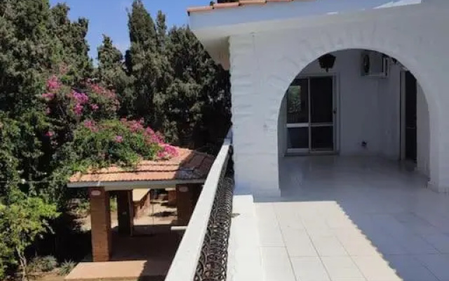 Lovely spacious five bedroom villa with a pool