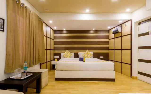 Fabhotel Sholas Residency I