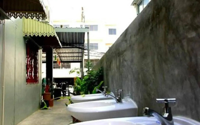 i Hostel Phuket