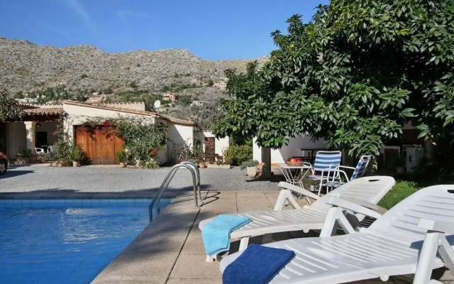 Villa - 4 Bedrooms with Pool - 103228