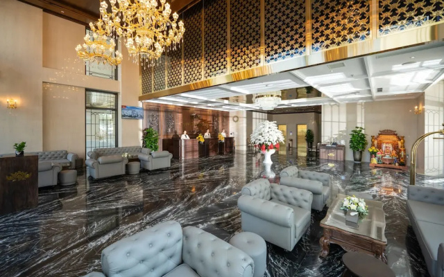 Golden Lotus Luxury Hotel Da Nang
