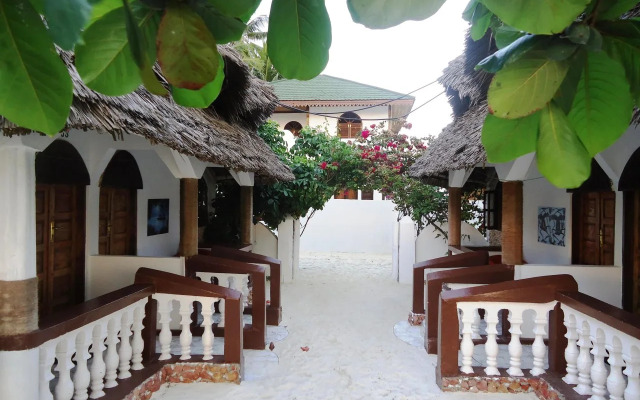 Jambiani White Sands Beach Bungalows