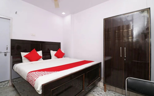 OYO Flagship 23207 Hotel Raj Shree