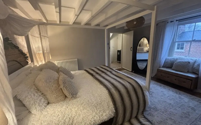 Coupling Cottage