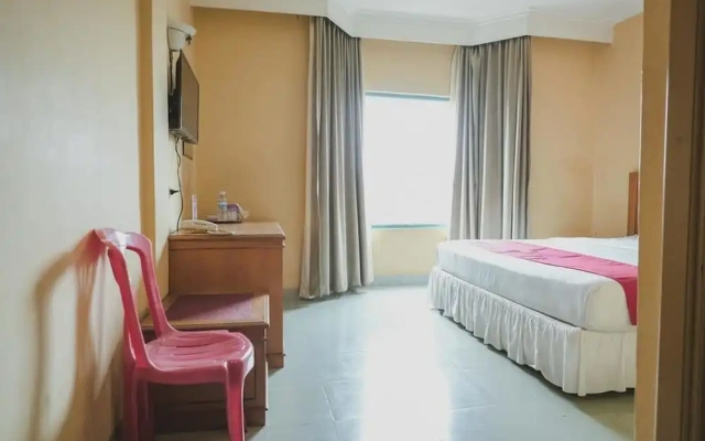 RedDoorz Plus near Tugu Tari TheHok Jambi