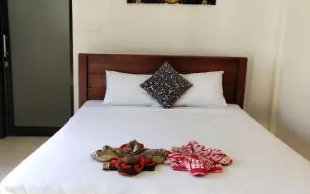 Warung Santa Fe and Bungalows