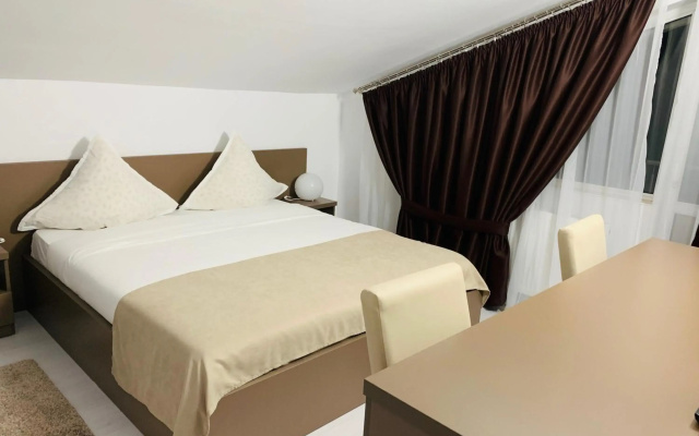 FAST Airport Hotel