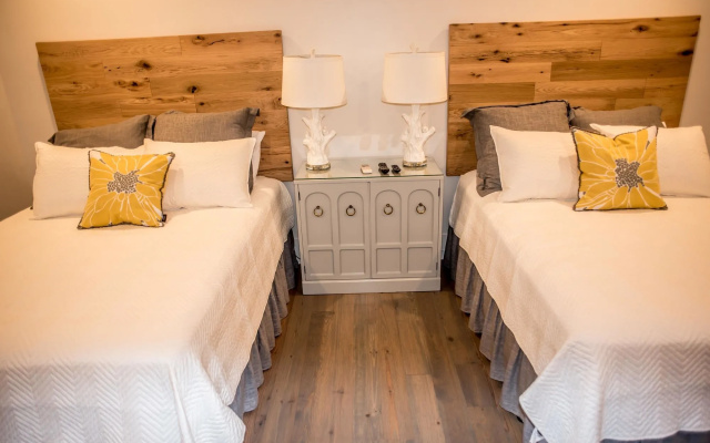 493 King Luxury Suites