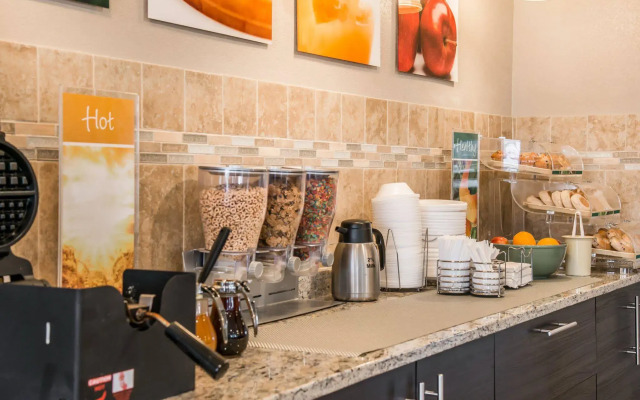 Hudson Inn & Suites