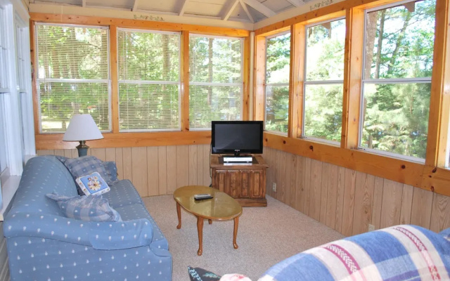 Cedar - Elbert's - 2 Br Duplex