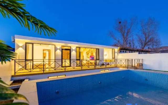 Gaizhou Wishing Island Hot Spring Villa