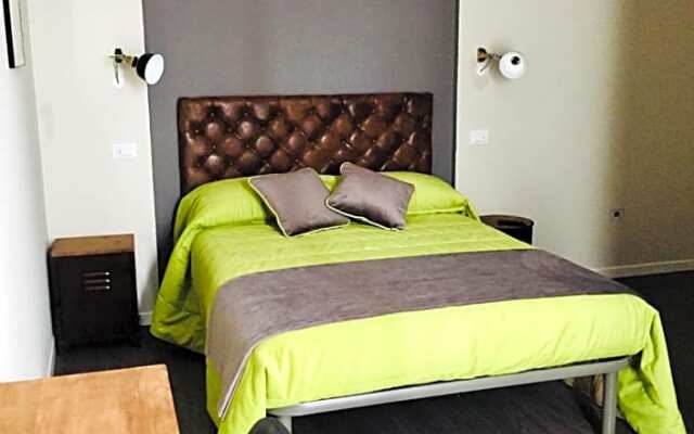 Pove 2.4 Hotel