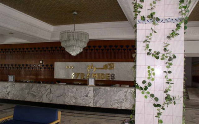 Hotel Les Pyramides