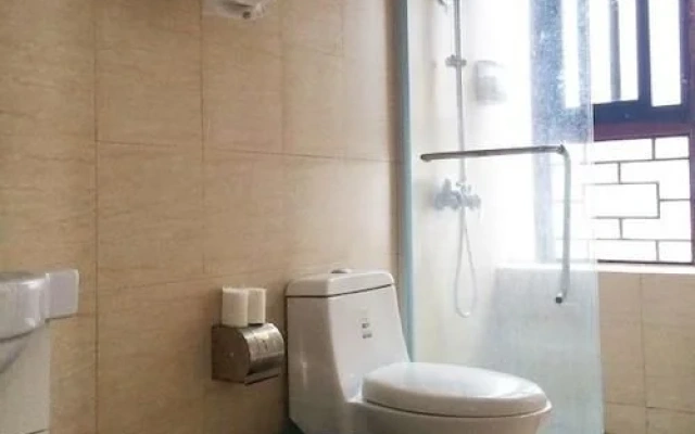 Chenghuang Holiday Hotel