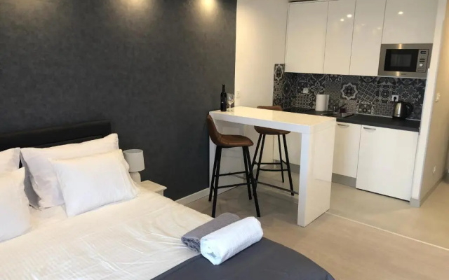 Penthouse "Sky 17" s balkonom i besplatnim parkingom
