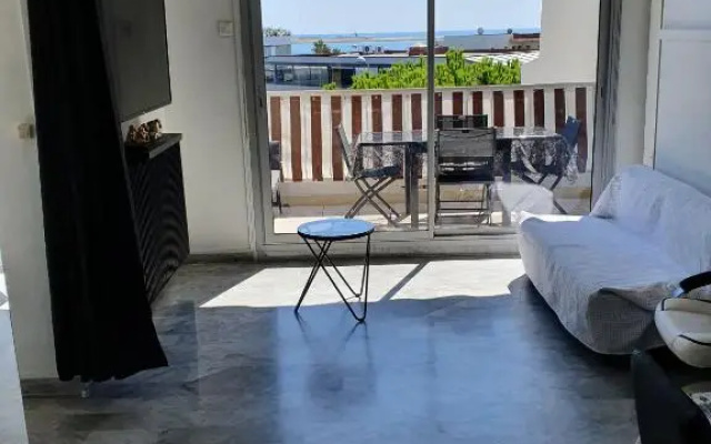 Superbe appartement plage SAINT-LAURENT DU VAR