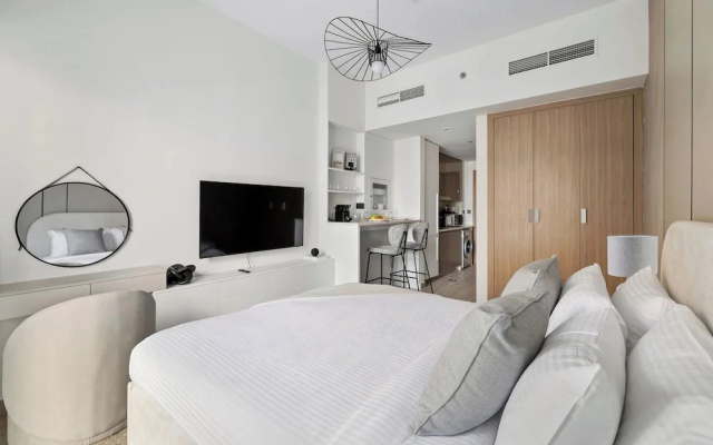 Chic Modern Studio in Meydan