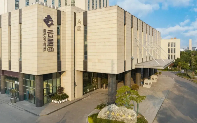 Shanghai Huayi Renjoy Hotel