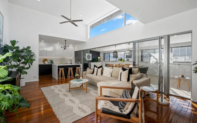 Luxe Jetty Apartment