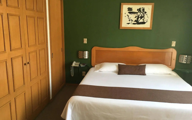 G K Suites Duraznos