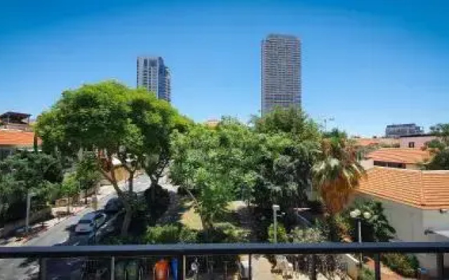 Design apt in Neve Tzedek Terrace #N11