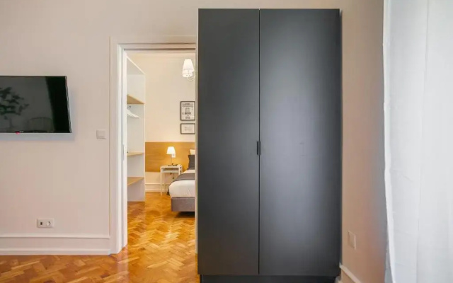 Home Out Rooms & Apartments