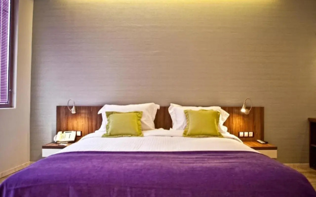 Novus City Hotel