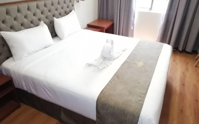 Hotel Candamo