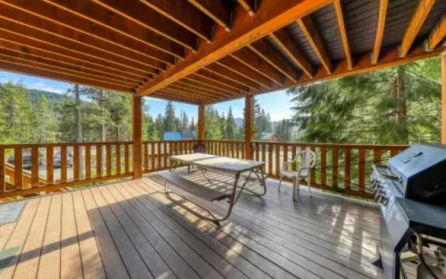 Little Trail Lodge