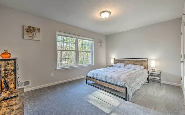 Walk to Beach: Family-friendly Arrowhead Lake Home