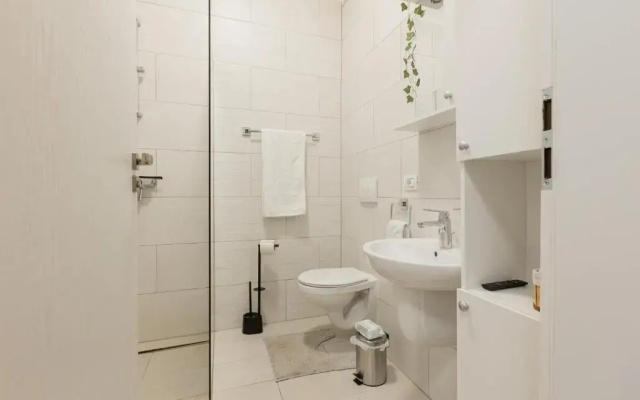 Essenza Charming Two Bedroom Apartment