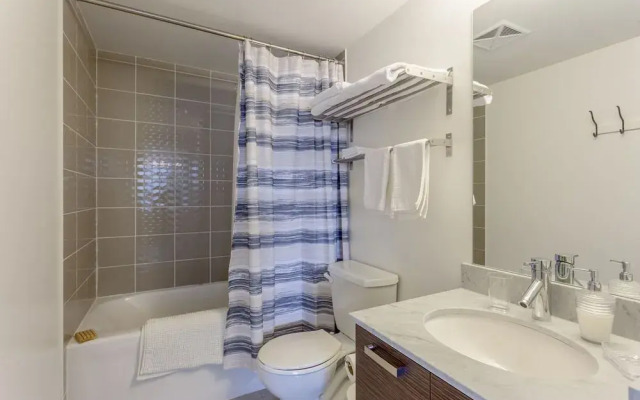 AOC Suites - Luxury Condo - City/CN Tower View