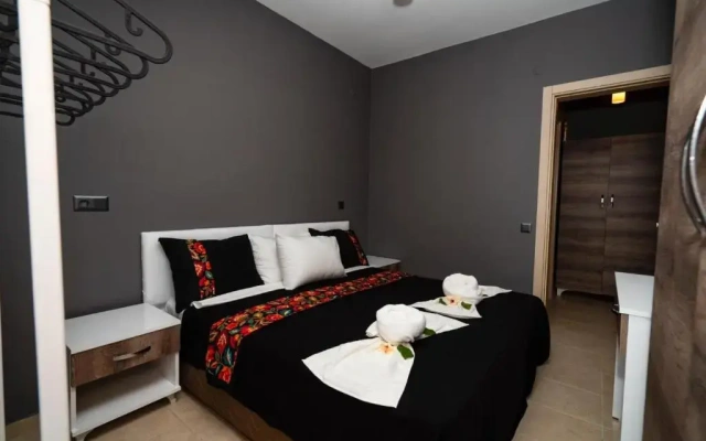 Esquire Hotel & Lounge