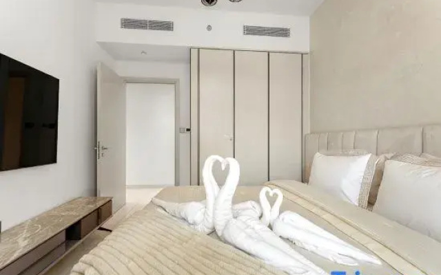 Luxury 3BHK + Maid Sea View & Private Beach