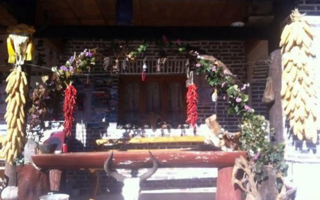 Diqing Shangri-La Haba Snow Mountain Guesthouse