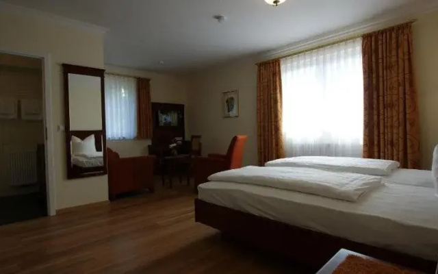 Waldcaf Hotel Restaurant