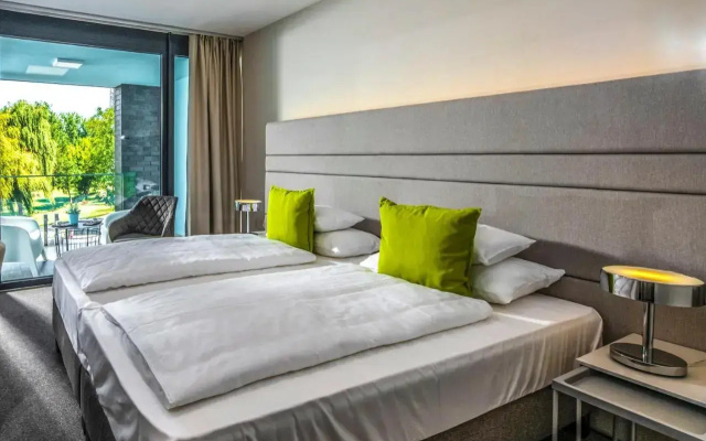 Open Hotel