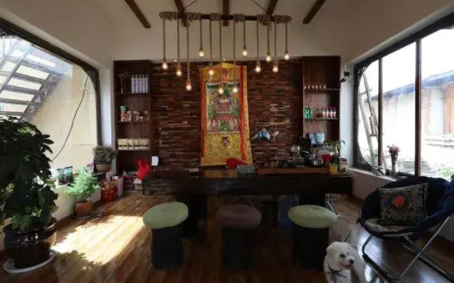 Shangri-La Fanshe Inn (Dukezong Ancient City Branch)