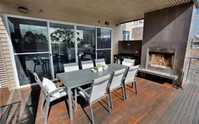 Gippsland Lakehouse