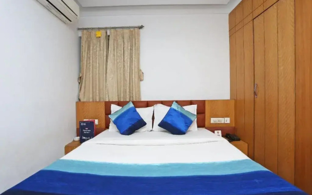 Hotel Myra By OYO Rooms