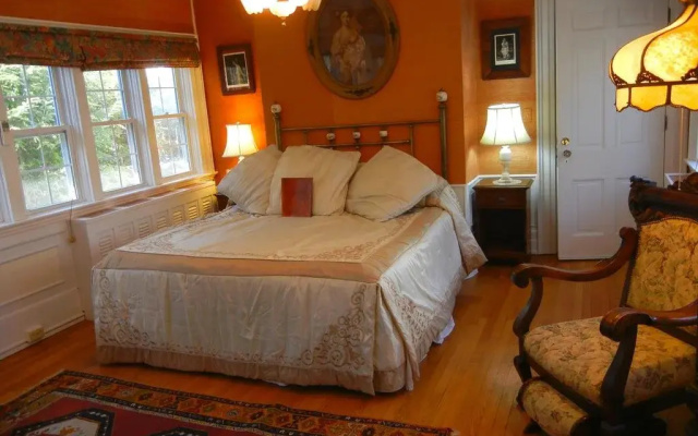 Melange Bed & Breakfast