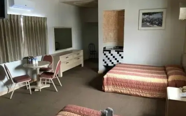 Hotel Del Sol Inn