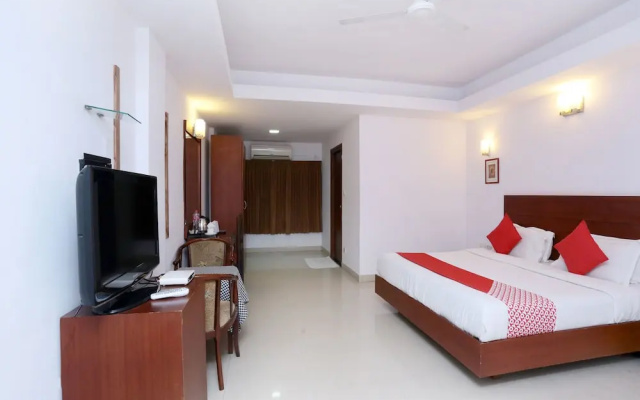 Oyo 15992 Central Hotel