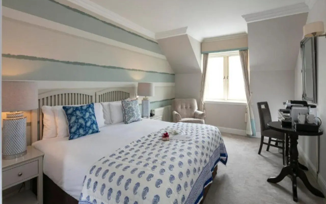 Schull Harbour Hotel