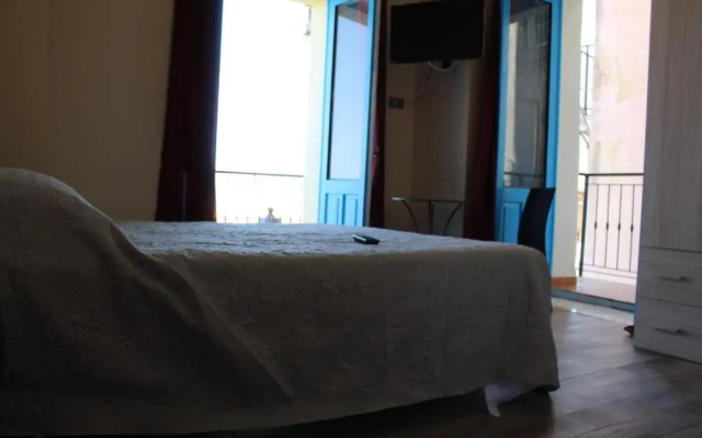 Sea Side Rooms