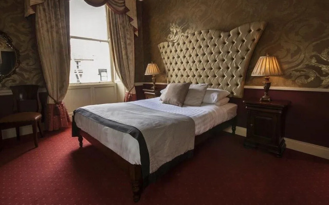 Greville Arms Hotel